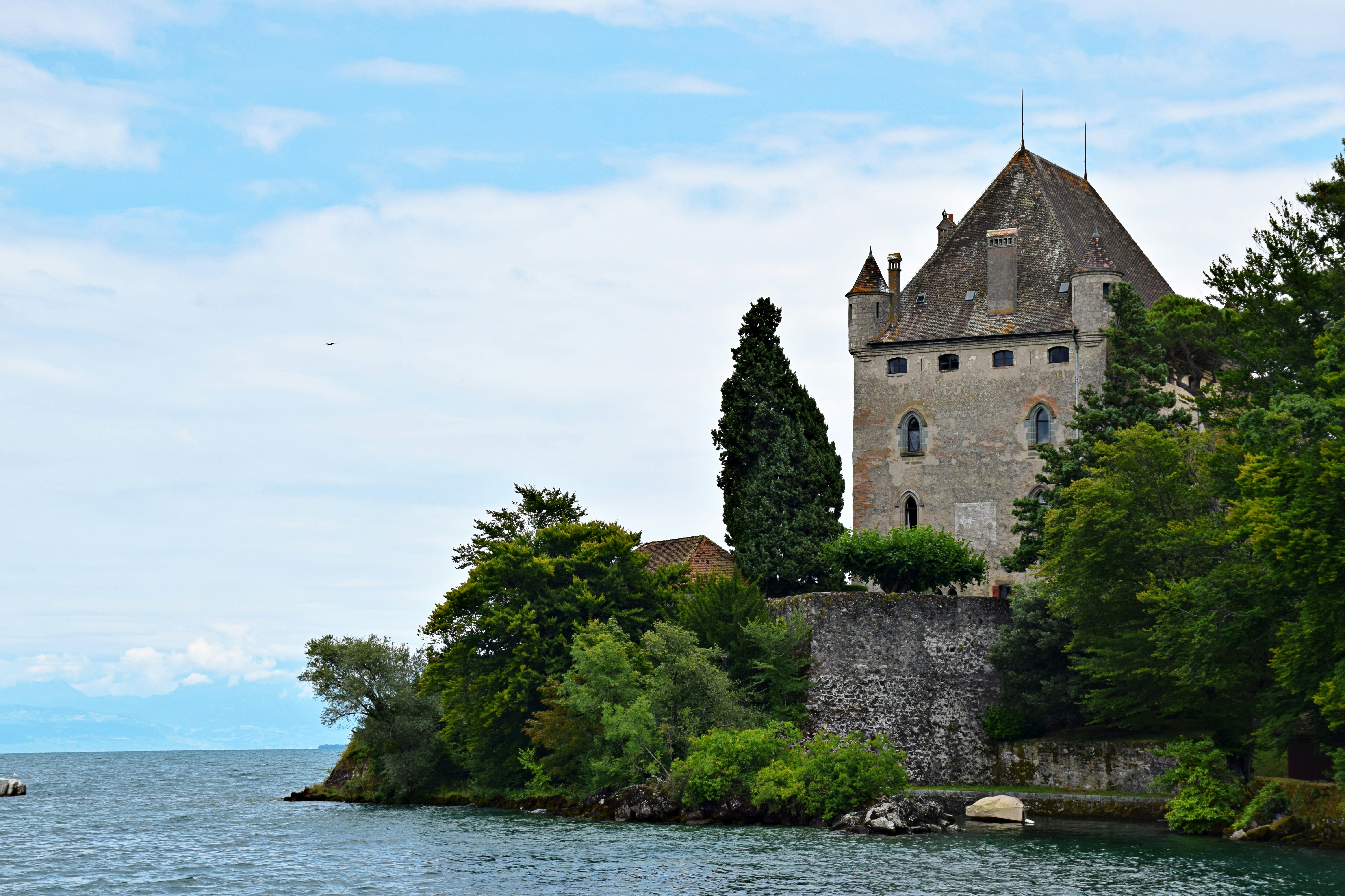 Evian-les-Bains: A Refreshing Escape in the French Alps