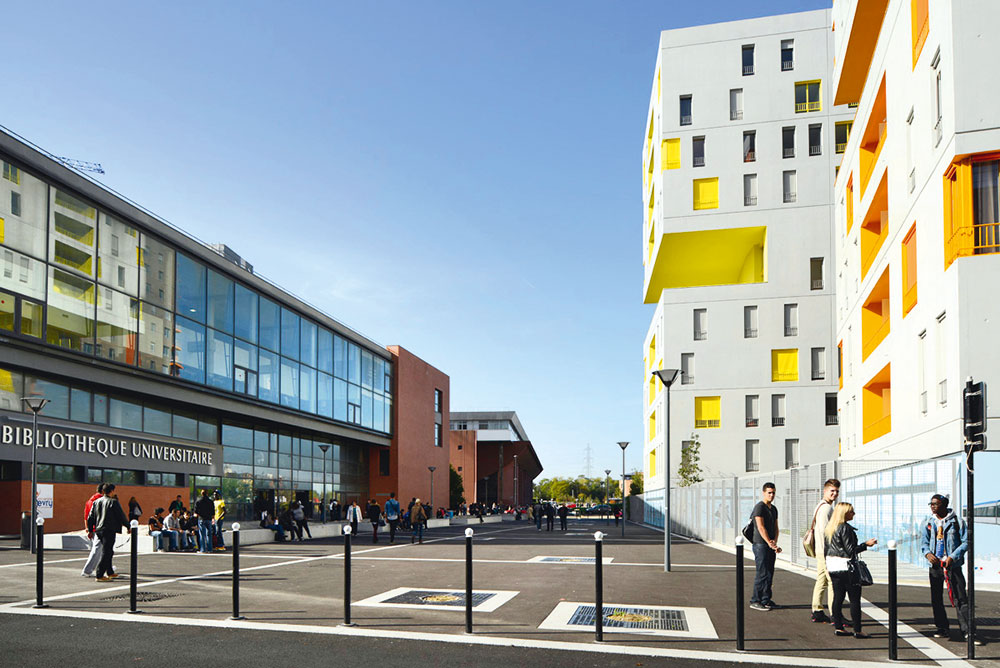 Evry-Courcouronnes: A Modern Metropolis in the Heart of France