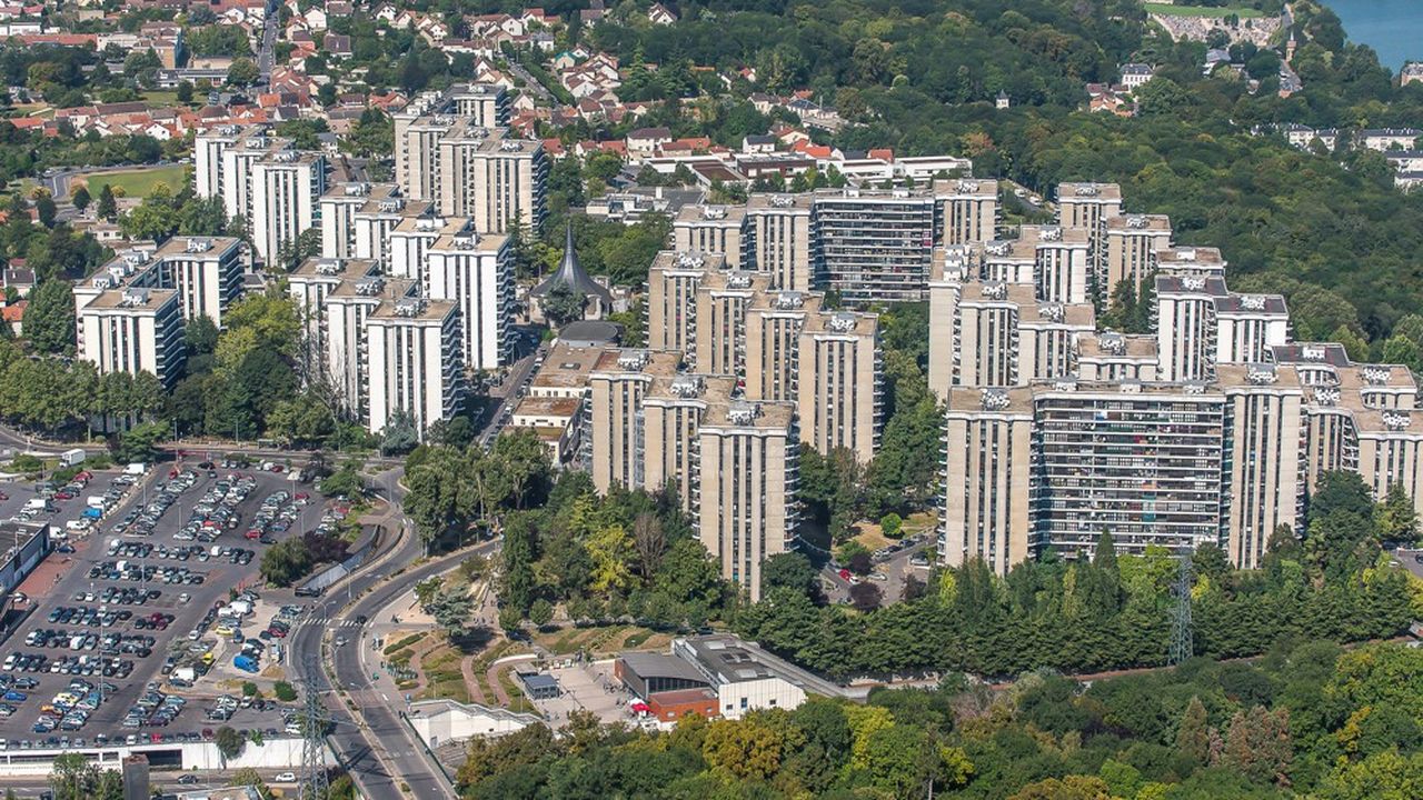 Grigny: A Suburb in Transformation