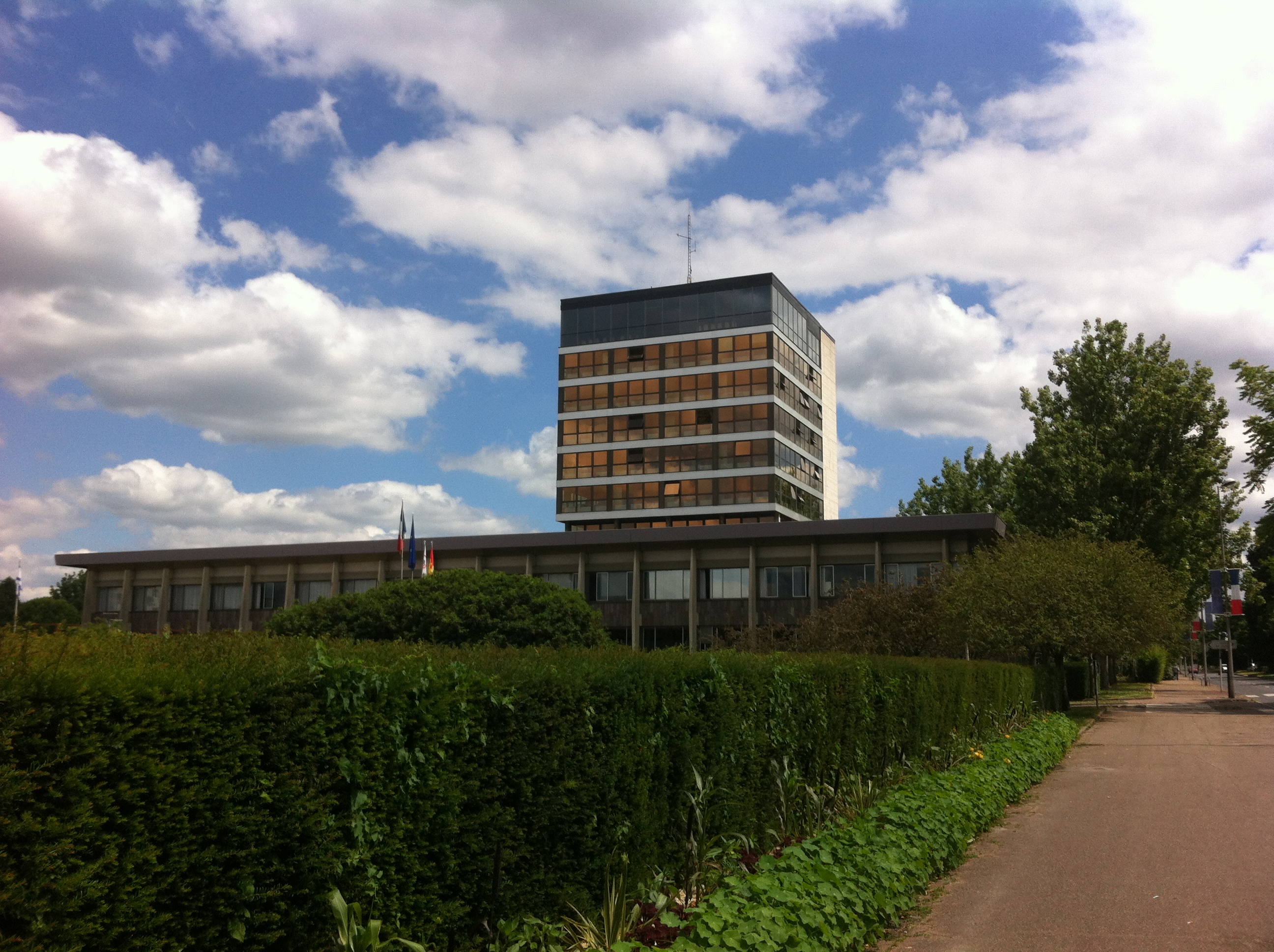 Le-Grand-Quevilly: A Hidden Gem in Normandy's Industrial Heartland