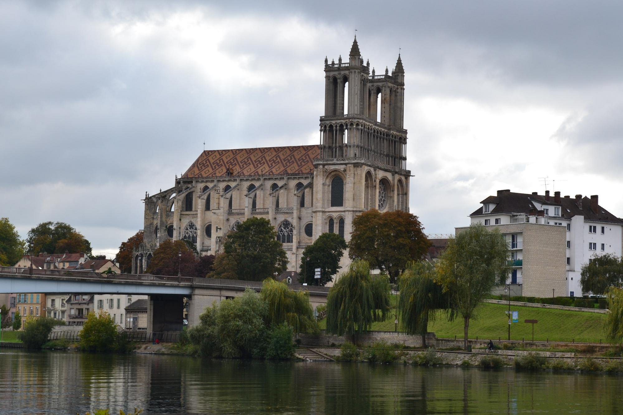 Mantes-la-Jolie: A Hidden Gem Along the Seine