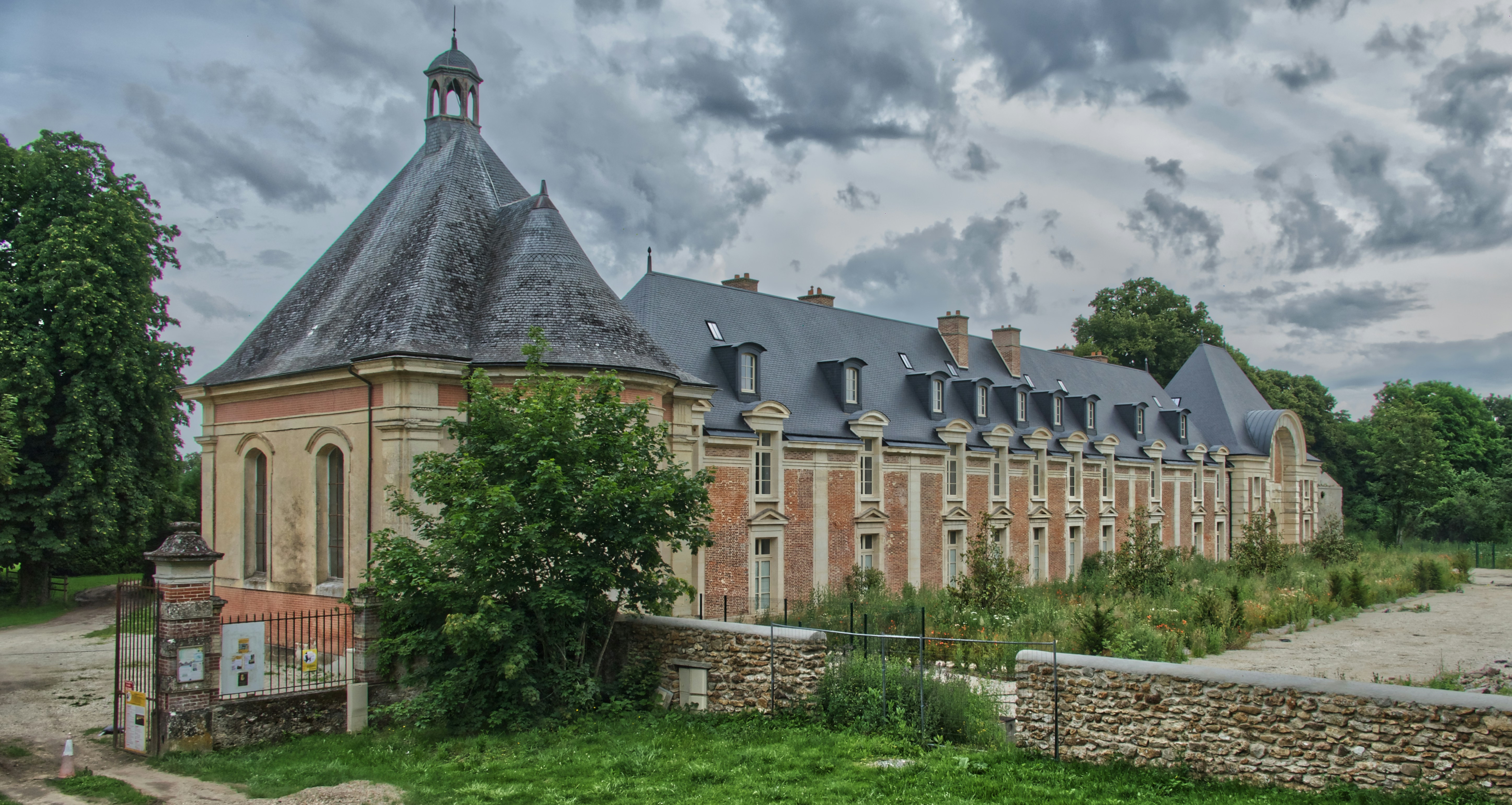 Meaux: A Tapestry of History and Gastronomy