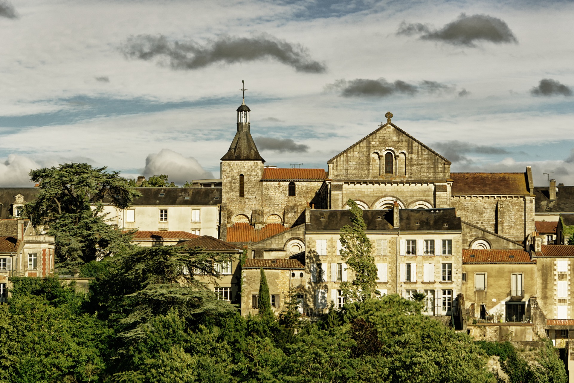 Poitiers: A Tapestry of History and Innovation