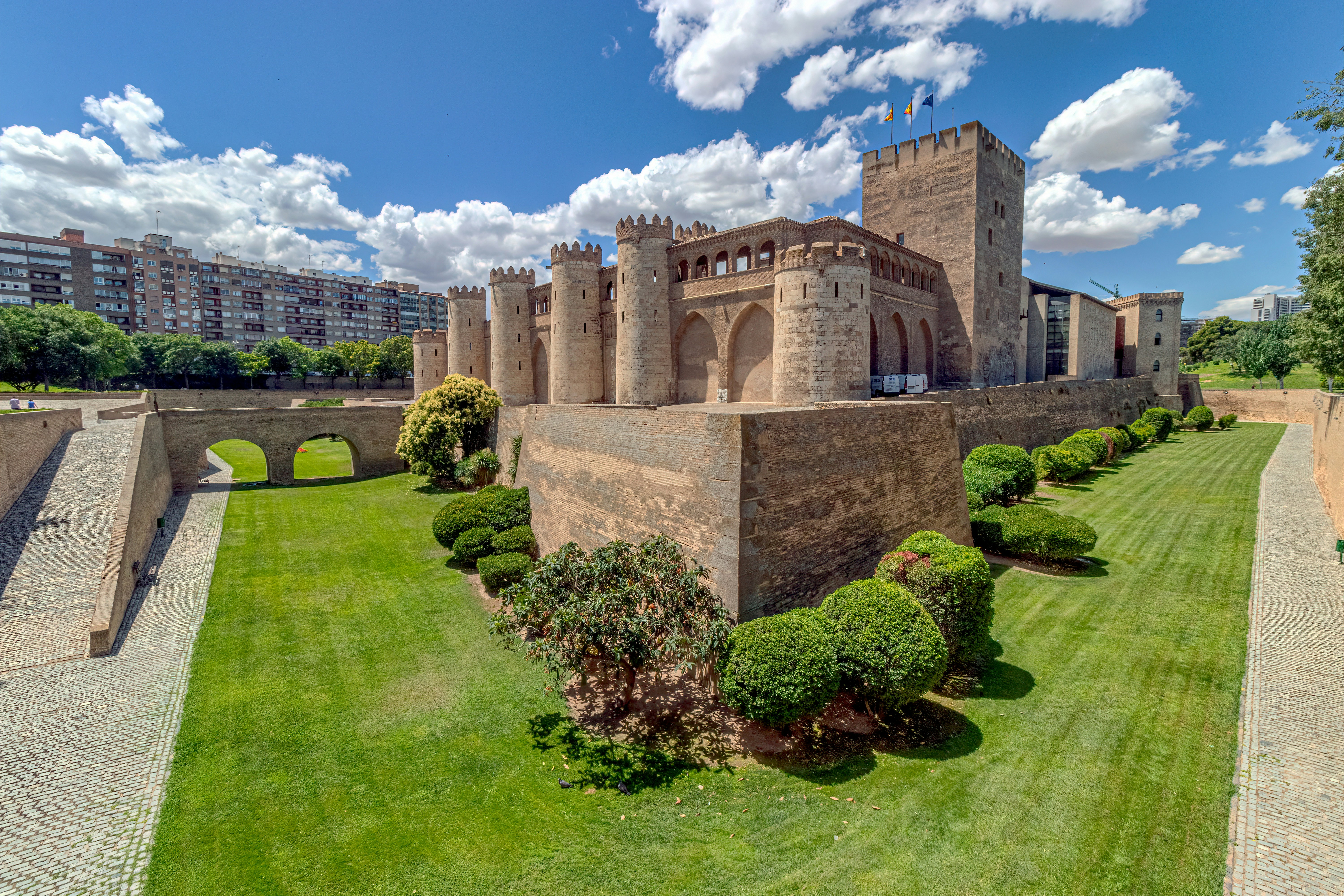Zaragoza: Where Ancient Stones Whisper Stories
