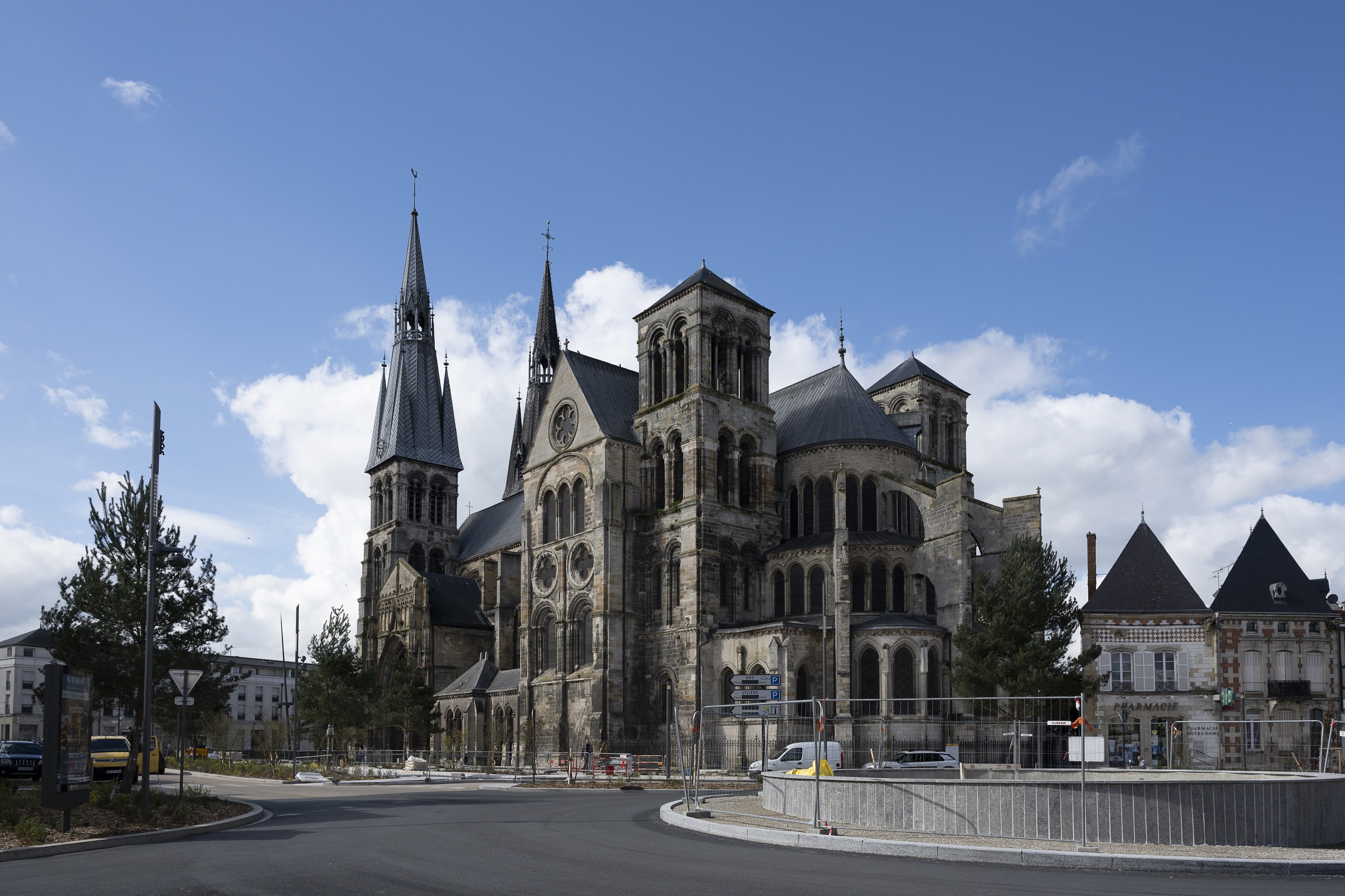 Église Collégiale Notre-Dame-en-Vaux