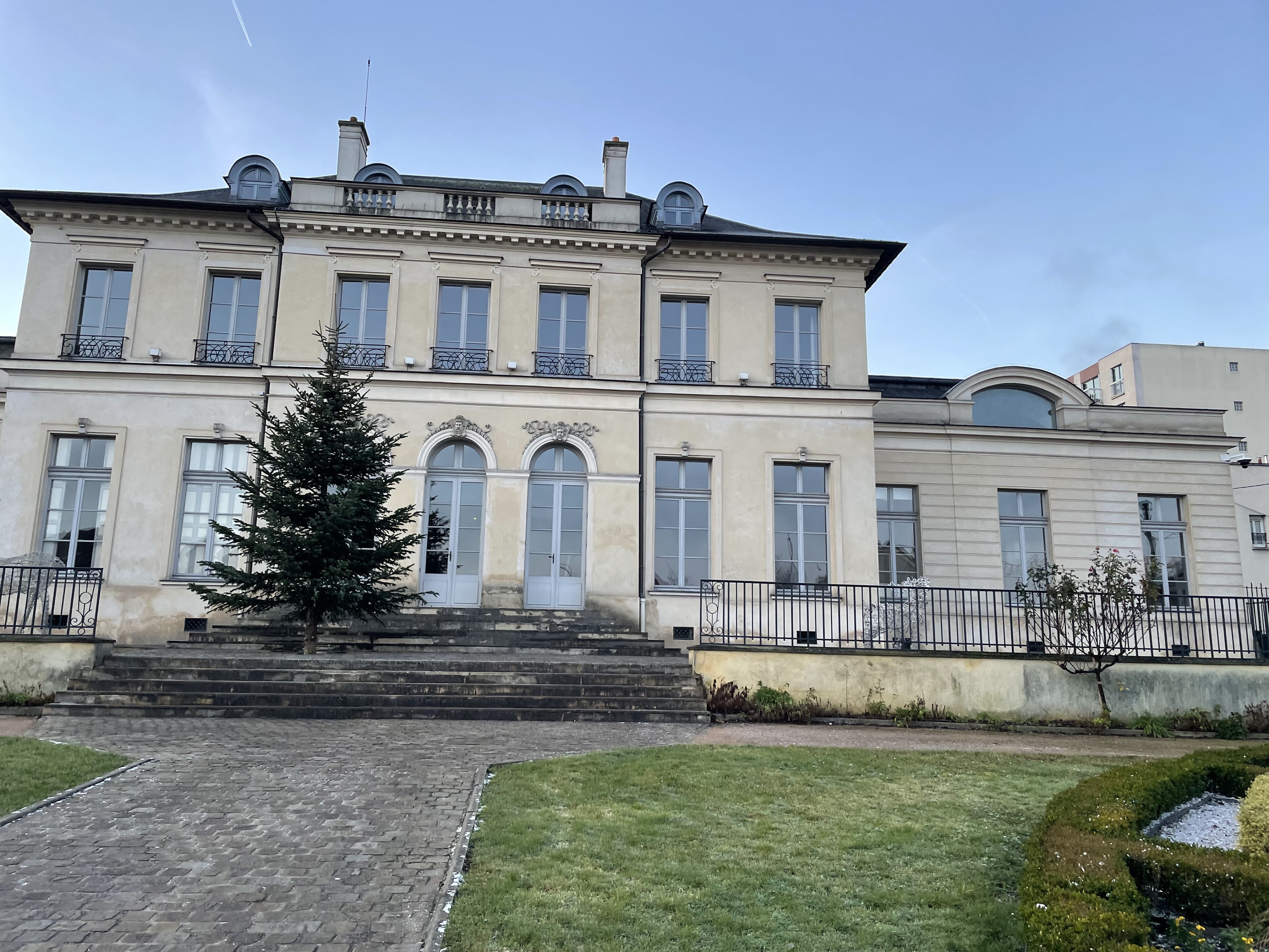 AACV Castle of Villemomble