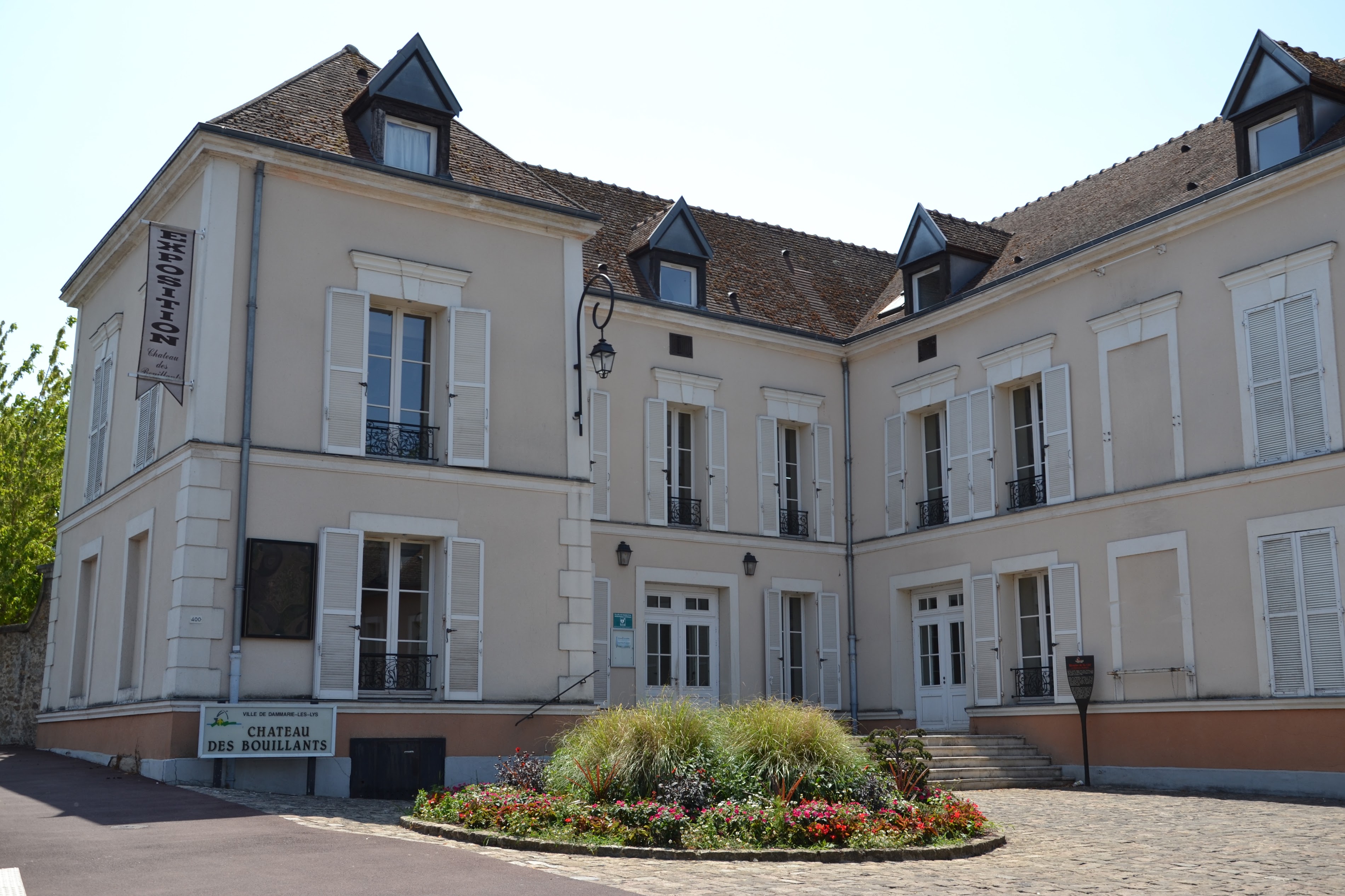 Château des Bouillants: A Gem in Dammarie-les-Lys