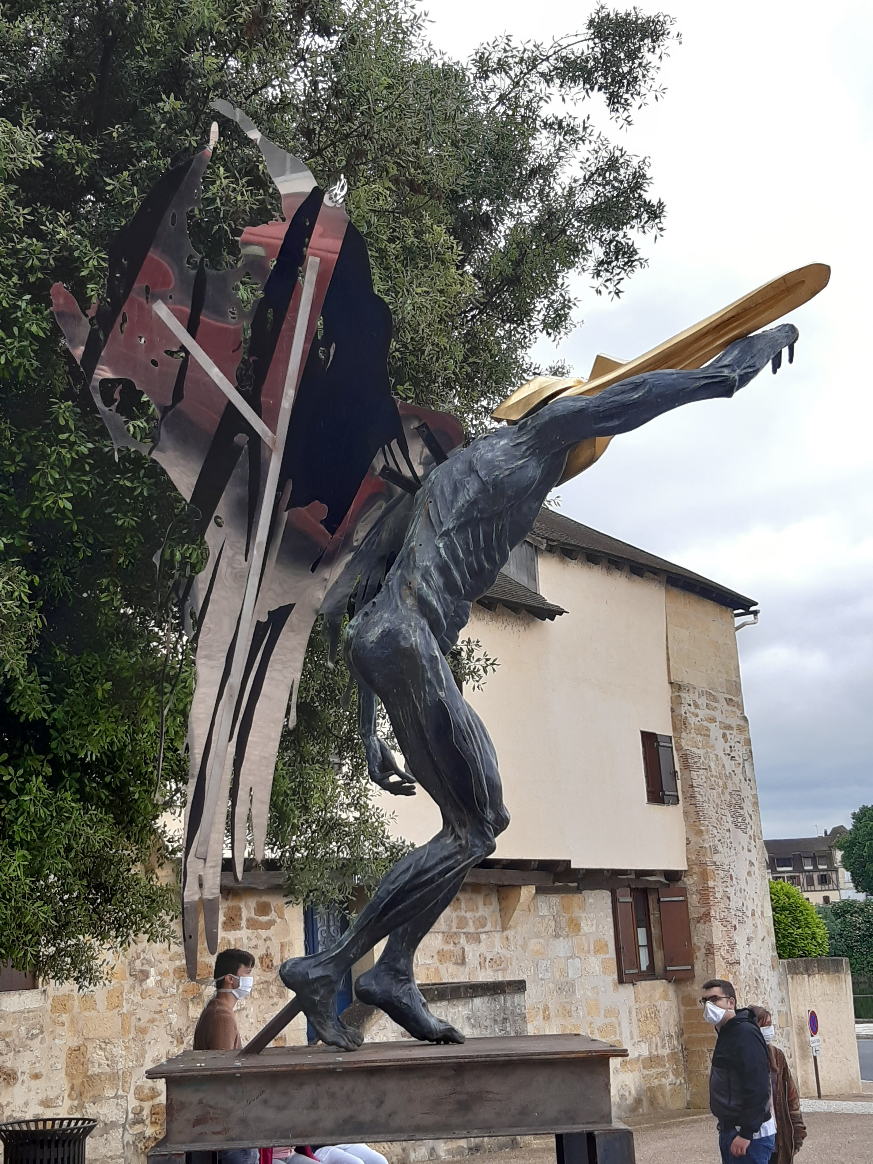 Désillusion Totale: A Unique Artistic Experience in Bergerac