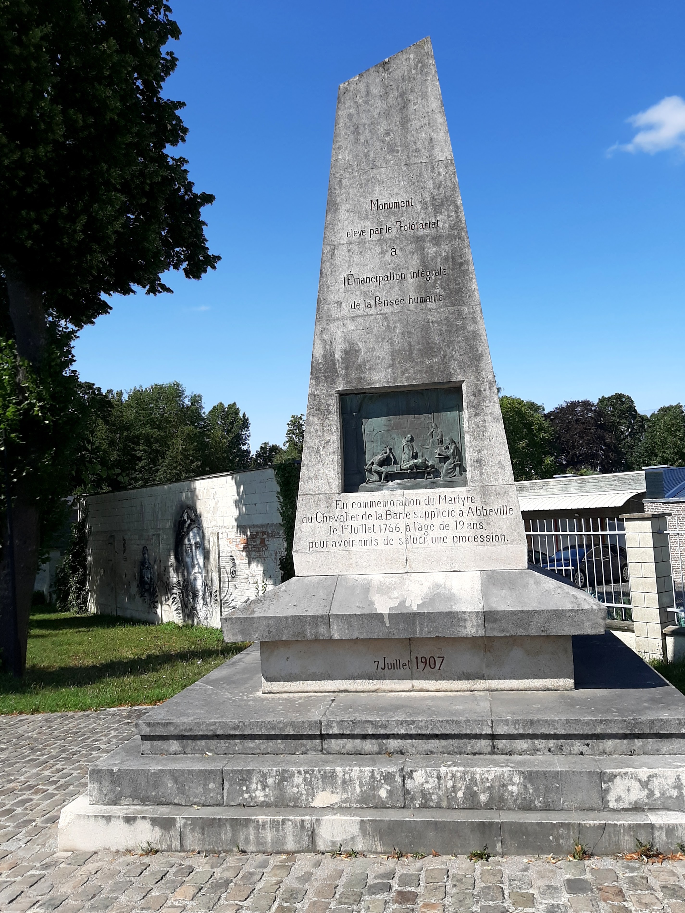 monument au chevalier de la Barre