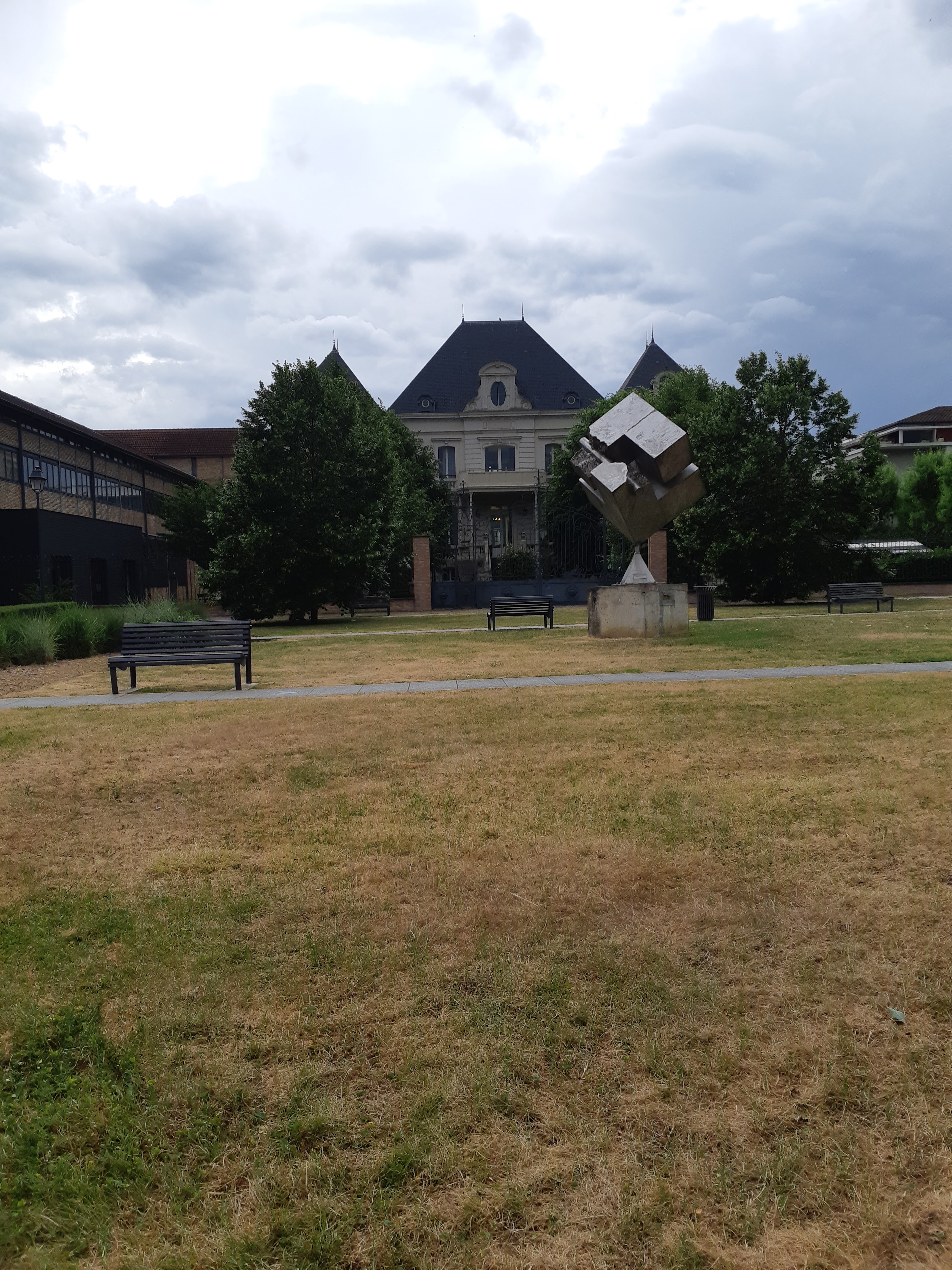 Parc Alfred Nodet: A Slice of Nature in Montereau-Fault-Yonne