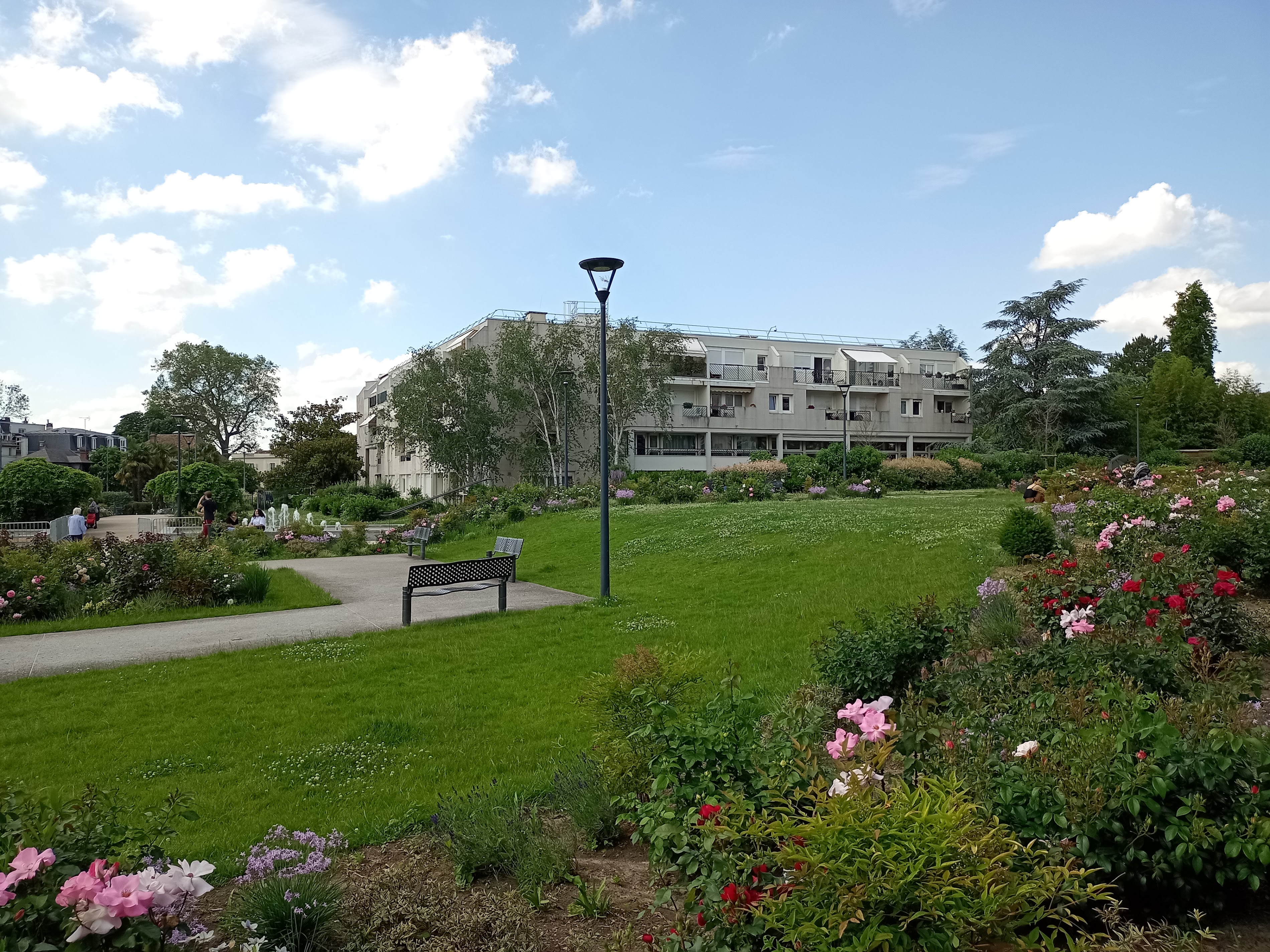 Discovering the Charm of Square de Villemessant in Epinay-sur-Seine