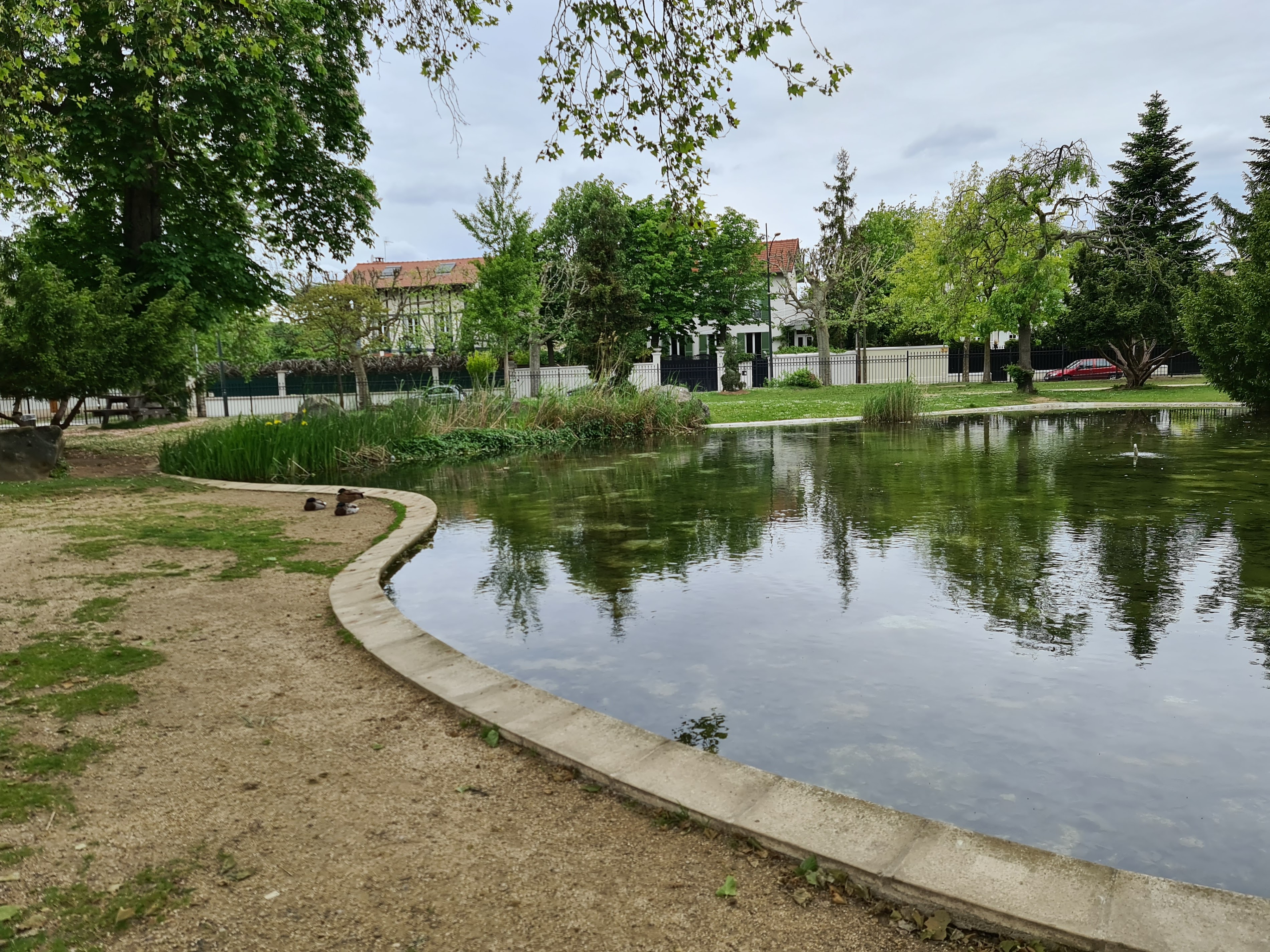 Square des Lacs