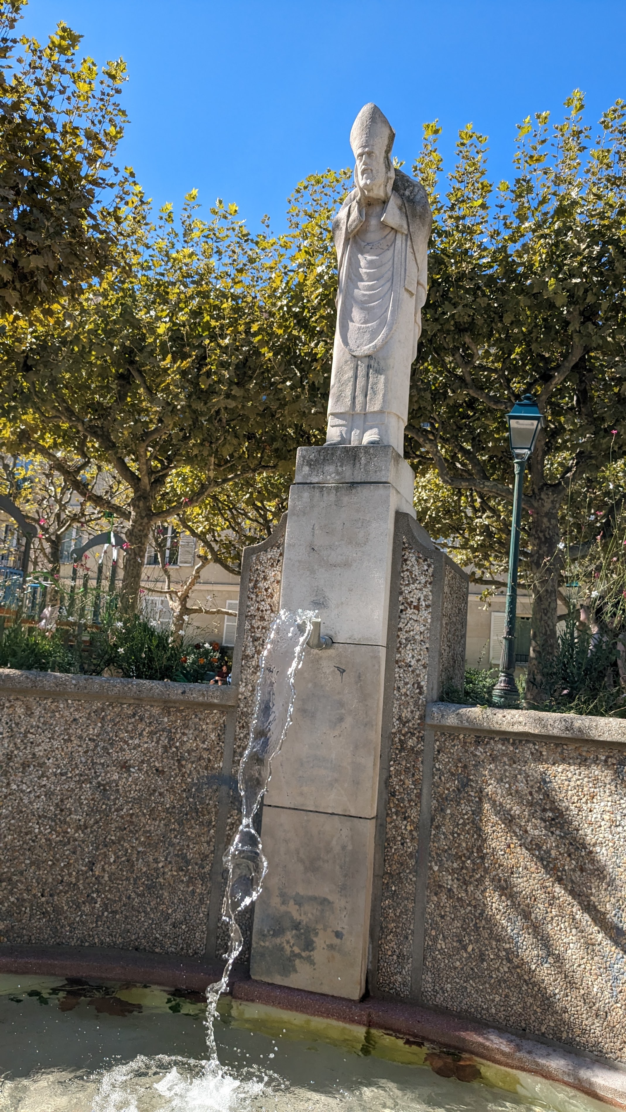 Statue of Saint-Denis