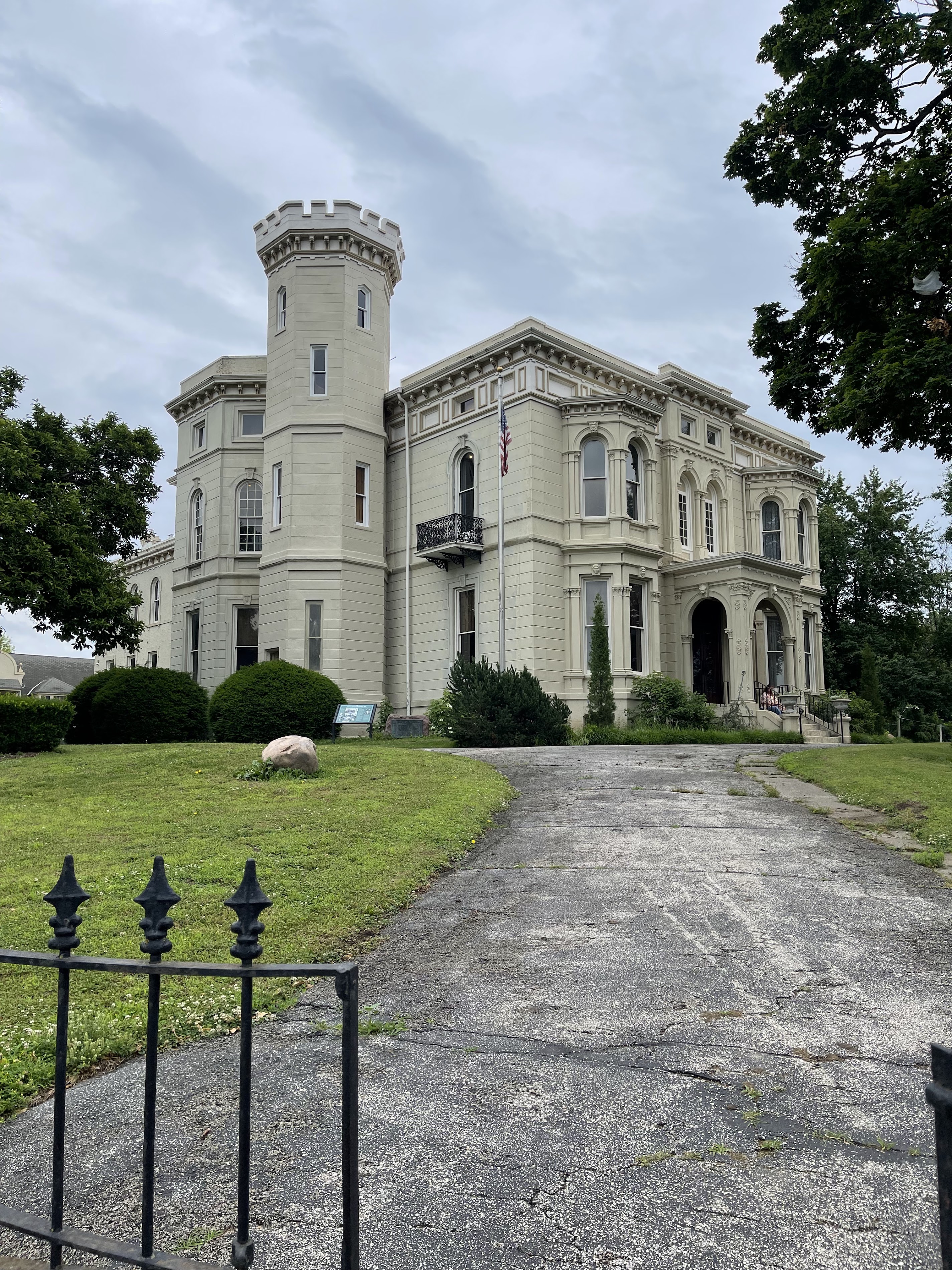Discovering the Wyeth Tootle Mansion in Saint-Joseph