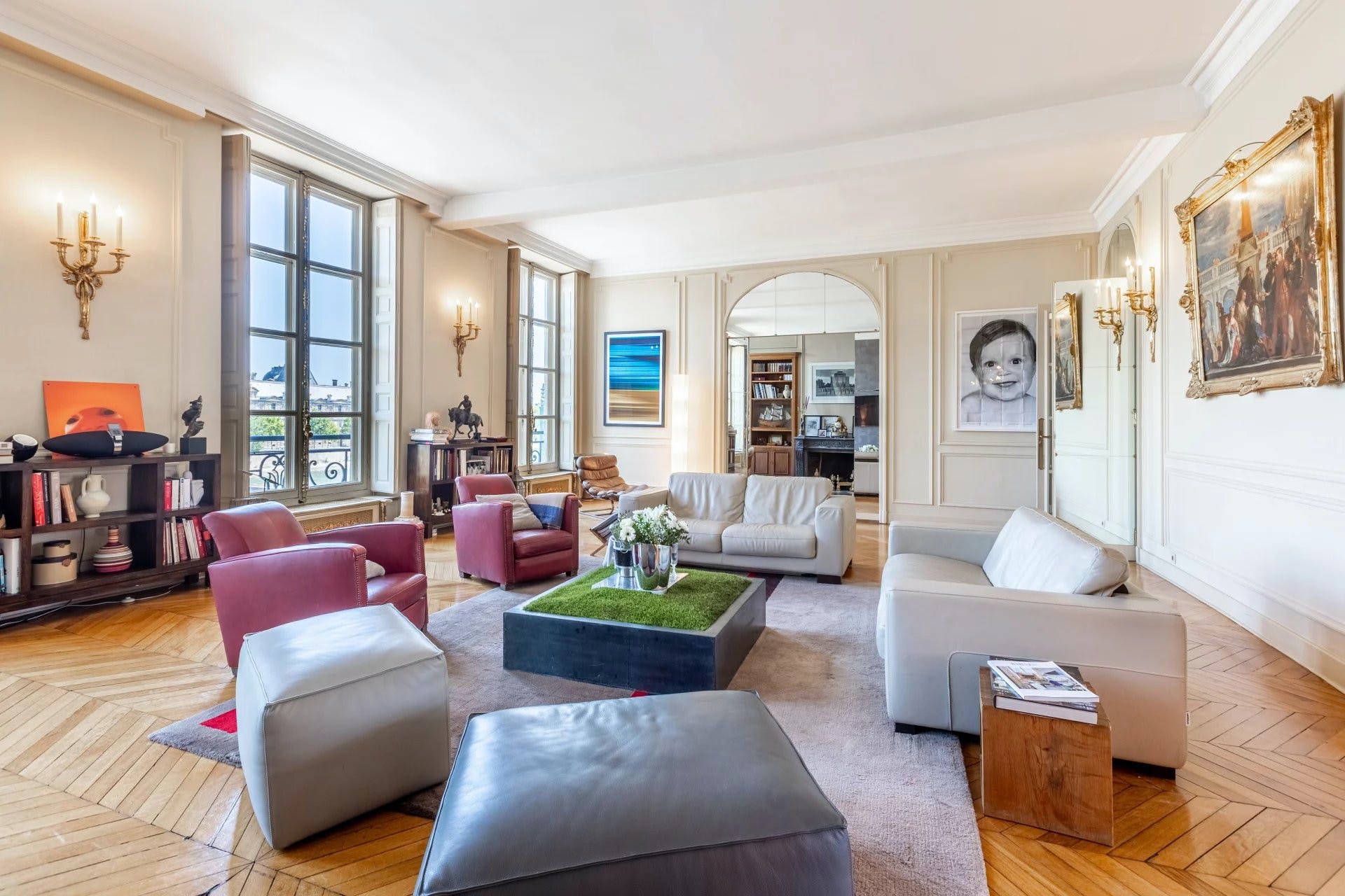 Apartment Louvre in Close-up