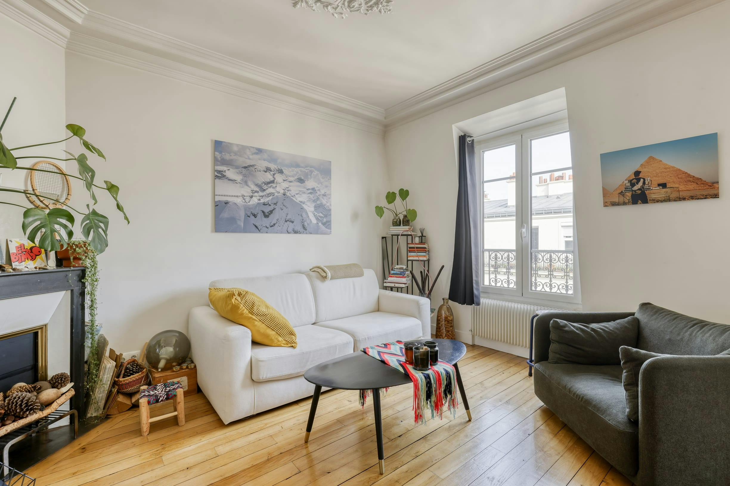 Apartment Vintage Ebony