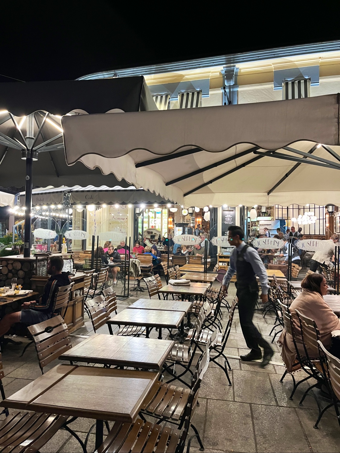 Josephine Restaurant