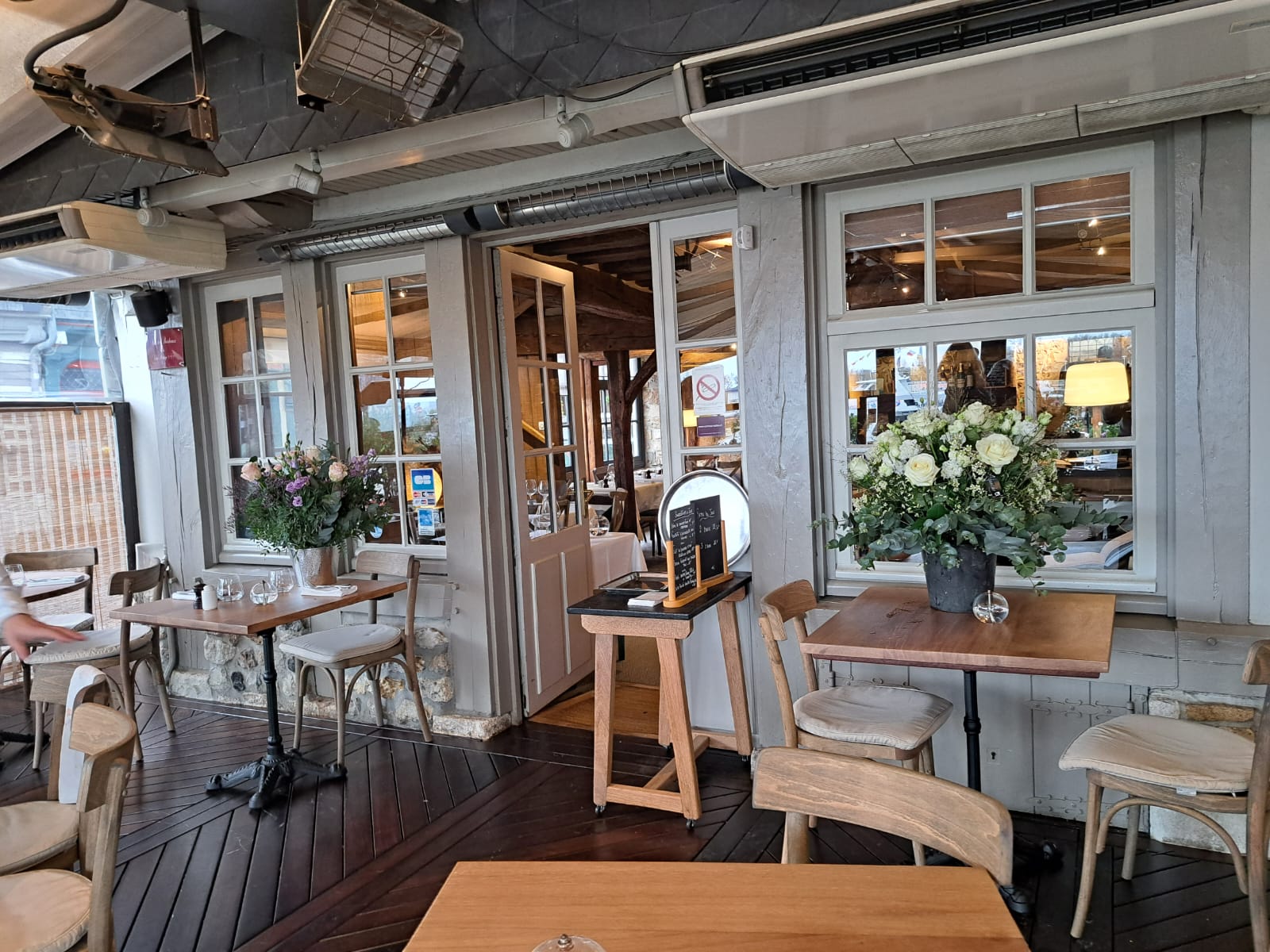 L'Absinthe Restaurant