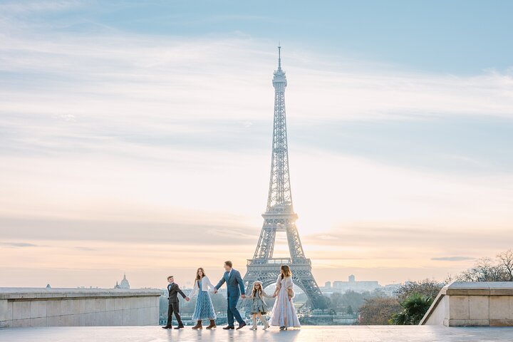 Paris - Family Photoshoot Offered by Kid-Friendly Local Photographer