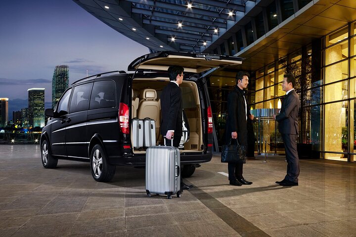 Traslado privado de salida desde París al aeropuerto CDG u ORLY