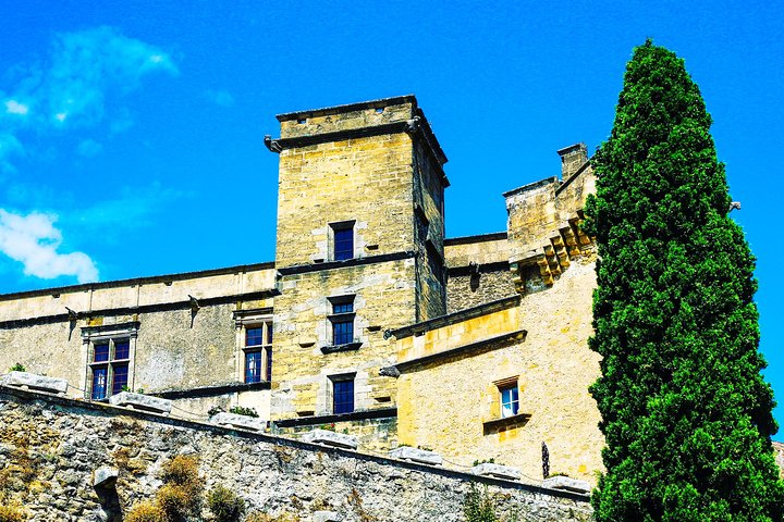 Private tour offered through spectacular Luberon villages from Gordes to Lourmarin
