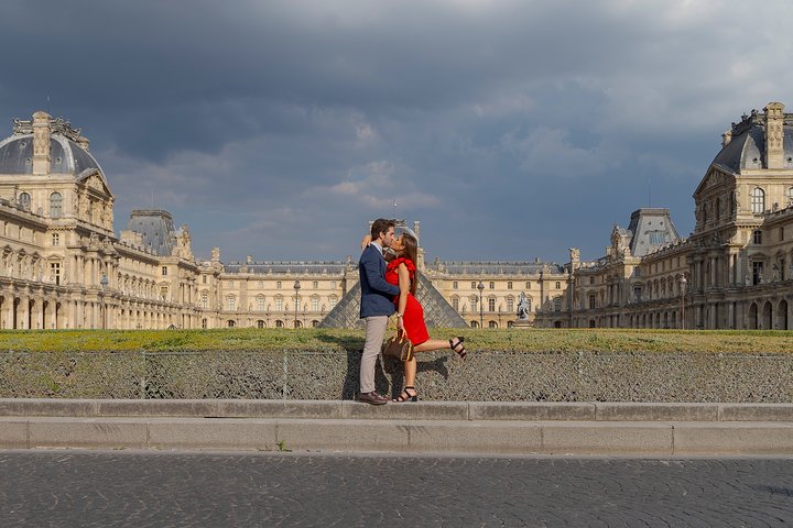 Propuesta en el centro de París con sesión de fotos y video