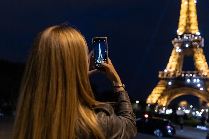 Paris Lights Evening Bus Tour with Eiffel Tower Summit Option