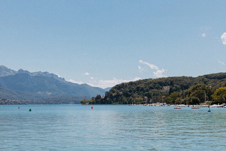 Excursion privée d'une journée à Pérouges et Annecy avec dégustation au départ de Lyon
