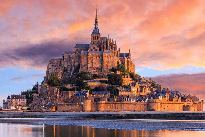 A Full Day Private Tour of Mont Saint-Michel from Bayeux Is Offered