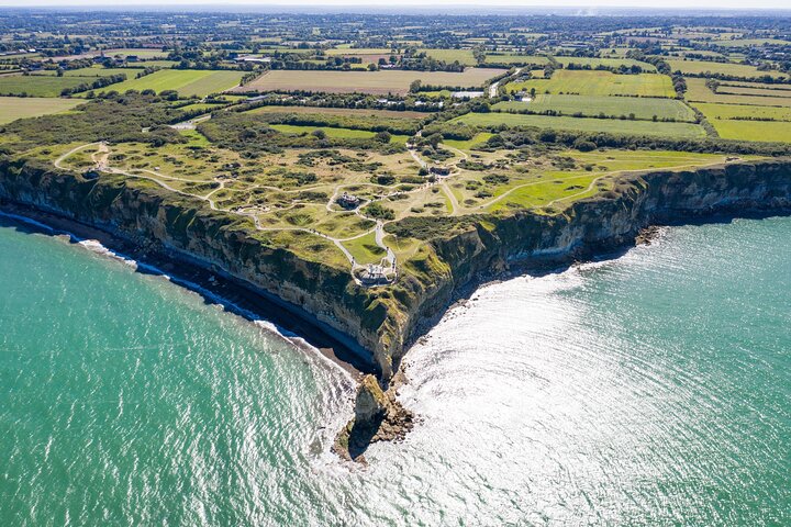 D-Day Private Shore Tour from Cherbourg: Omaha to Pointe du Hoc Is Explored