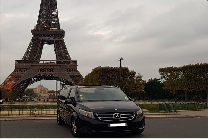 Private Van Transfer from CDG Airport to Paris