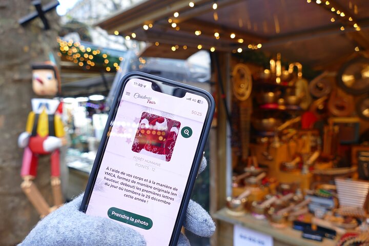 Unusual track game on Christmas markets in Paris