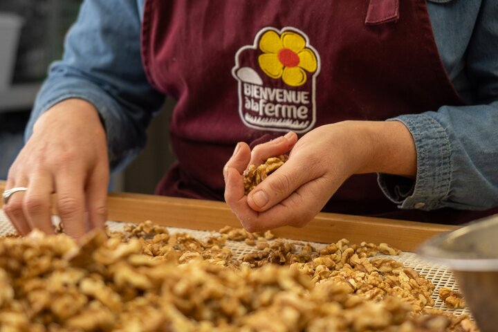 A private immersion visit to the Walnut grove with tasting is offered.