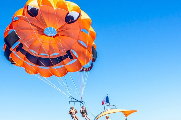 Parachute Ascent in Mandelieu-la-Napoule