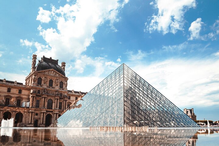 Exclusive Louvre Highlights Skip the line Private Tour