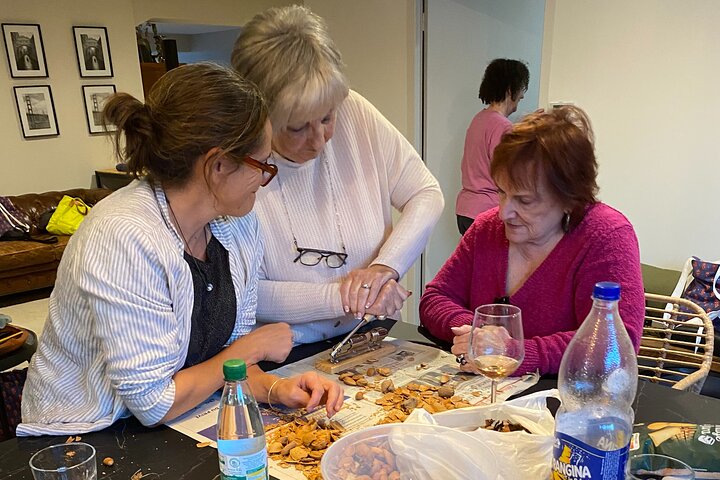 Atelier transformation Almonds Nougat by a producer