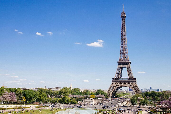 Paris Shore Excursion from Honfleur | Private Day Trip