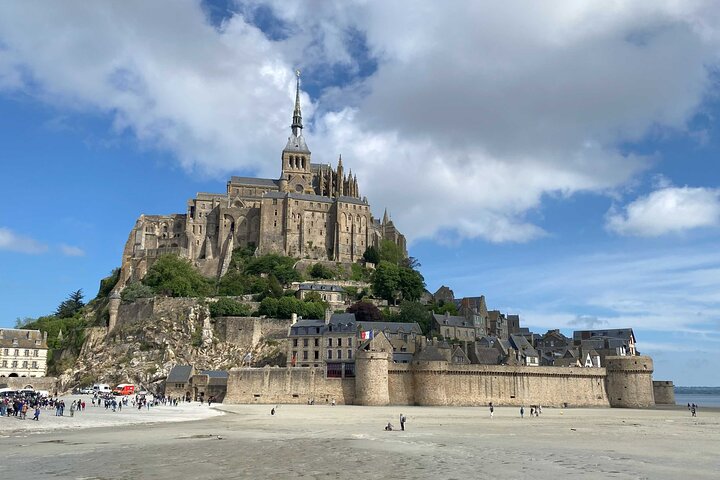 Mont Saint Michel Explored with Guided Tour and Abbey Access Provided