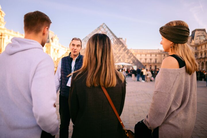 Paris: Highlights of the Louvre Private Tour with Mona Lisa